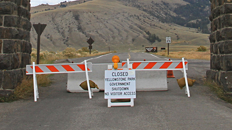 Yellowstone Park closed